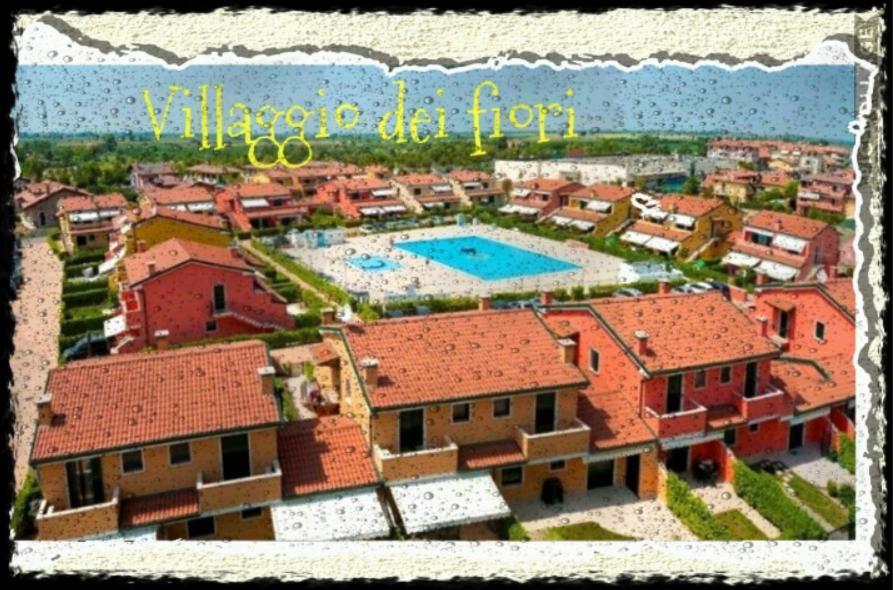 Iris 20 In Posizione Strategica, Indipendente, All'Interno Del Villaggio Dei Fiori Caorle Esterno foto