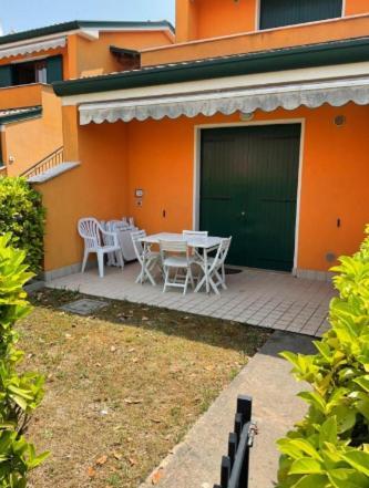 Iris 20 In Posizione Strategica, Indipendente, All'Interno Del Villaggio Dei Fiori Caorle Esterno foto